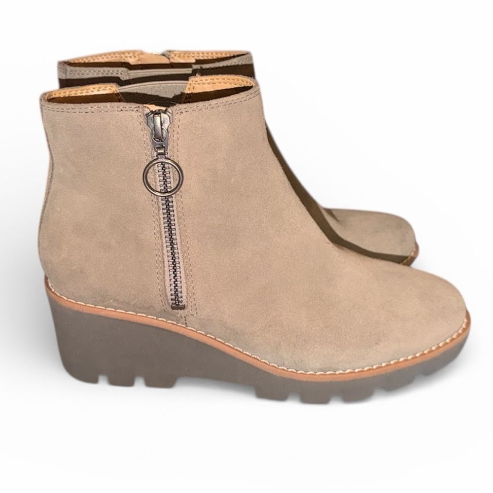 Vionic Hazal Women's Ankle Boot - Size 5
